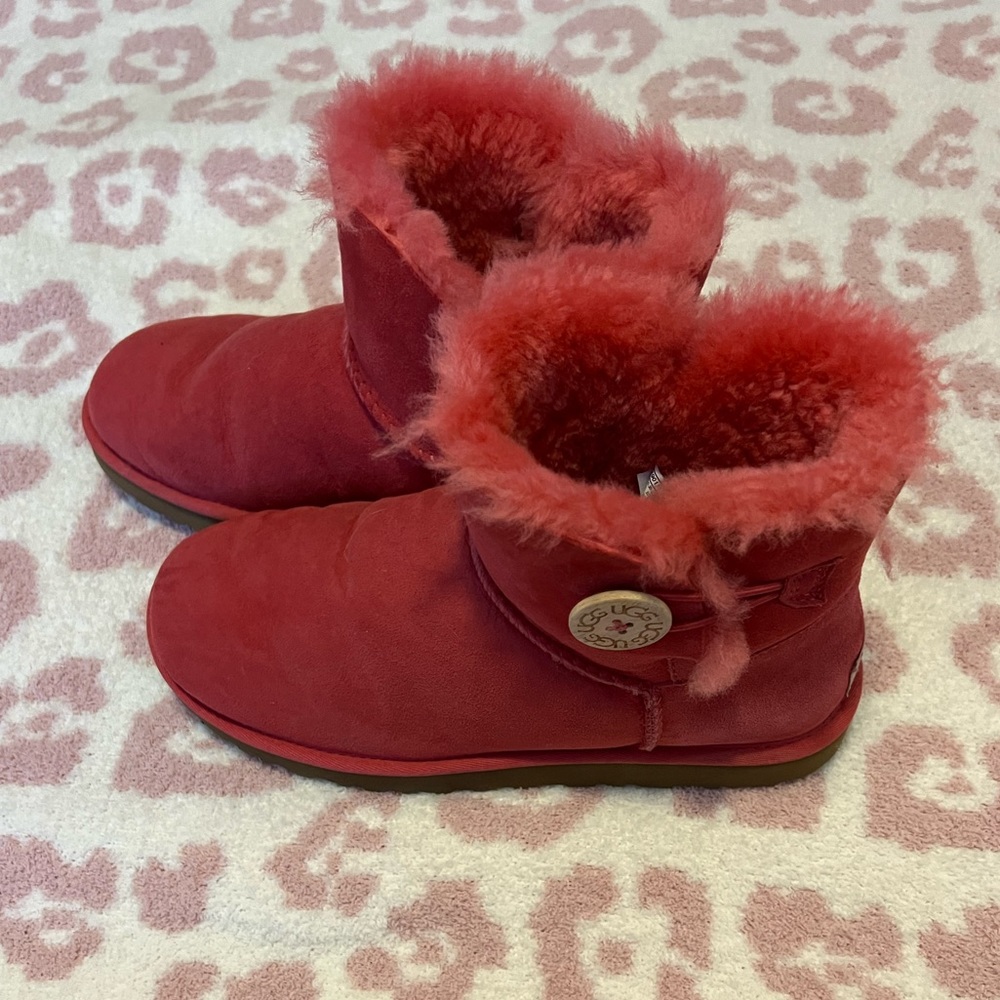 Ugg Bailey Button Mini Boots!!